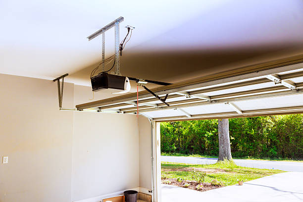 Top rated local Garage Door Panel Replacement specialists in Hamshire, TX